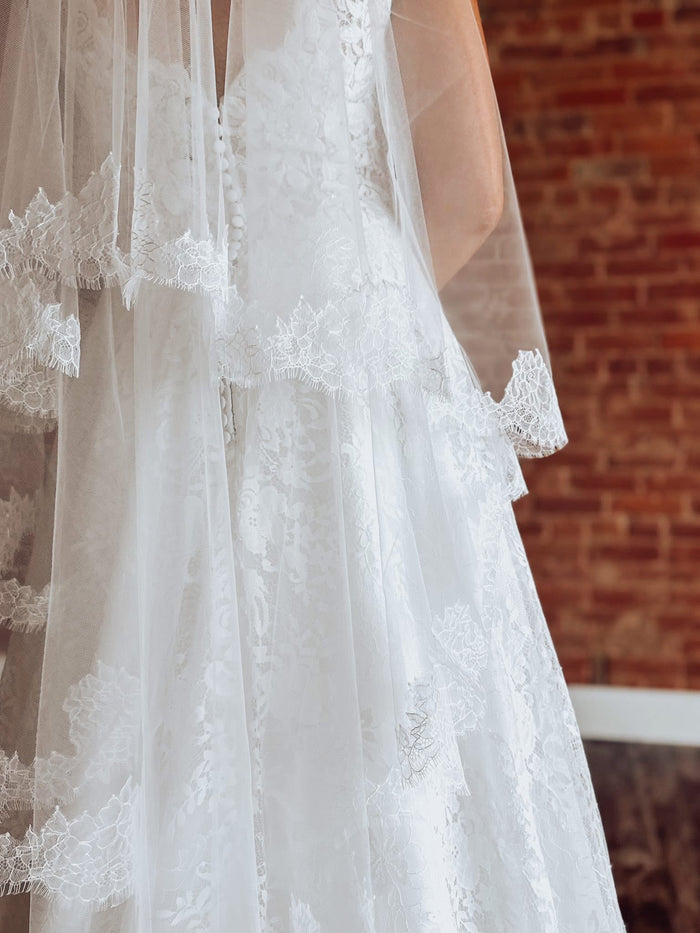 Chantilly Lace Fold Over Veil