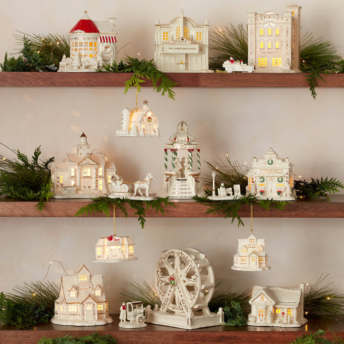 Mistletoe Park 2-Piece Parkbench & Chestnut Seller Figurine Set