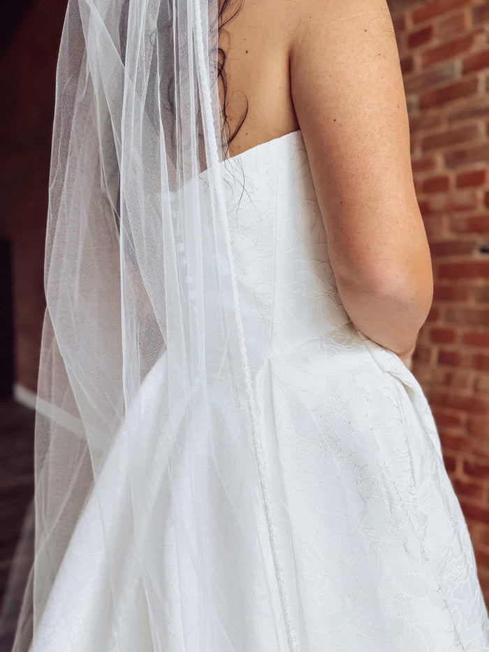 Pointed Cut Edge Veil