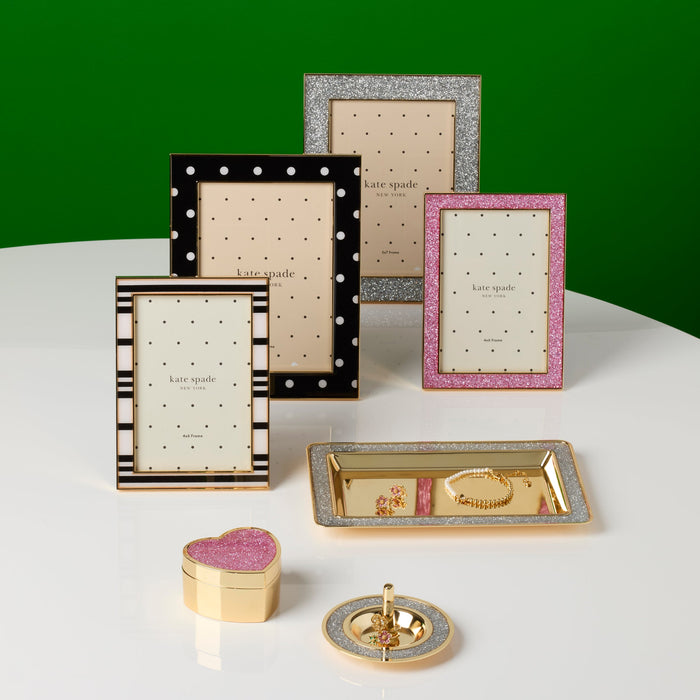 Sitting Pretty Dot 5x7 Photo Frame