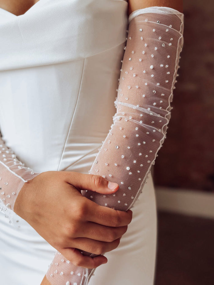 Tulle Fitted Pearl Sleeves